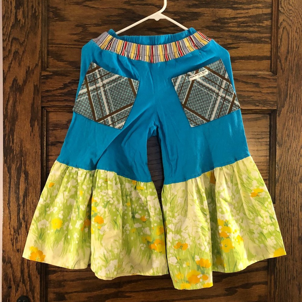 Poor Pitiful Pearl flowy capri